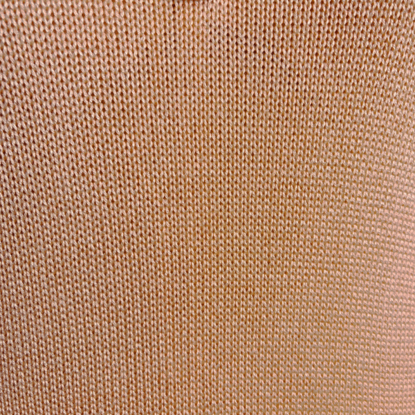 Romantisches Pfirsich-Kleid mit Spitzen-Detail