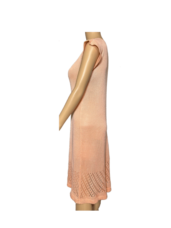 Romantisches Pfirsich-Kleid mit Spitzen-Detail